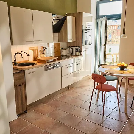 Apartment Ruhige Zentrale 2 Mit Balkon In