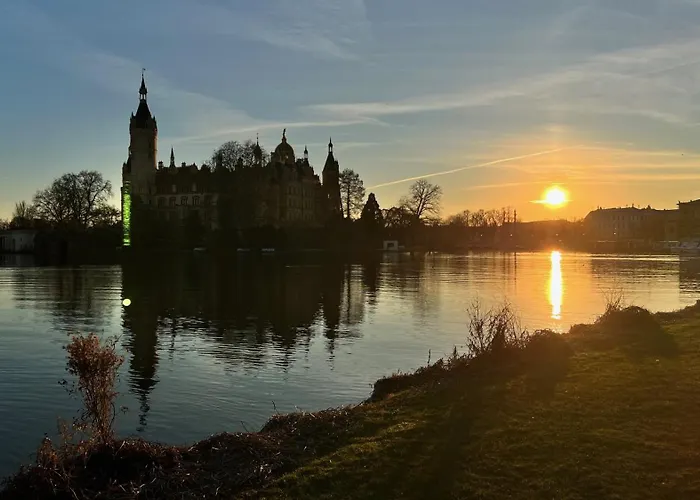 Ruhige Zentrale 2 Mit Balkon In